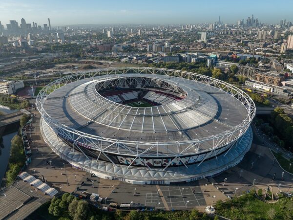 Londres Lance Un Appel Doffres Pour Solariser Son Stade Olympique Pv